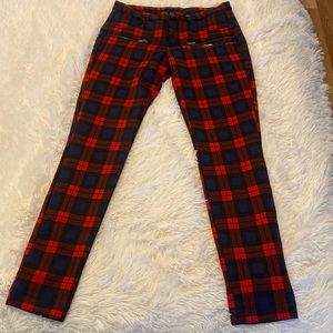 Low raise Trafaluc Zara pants red and black .